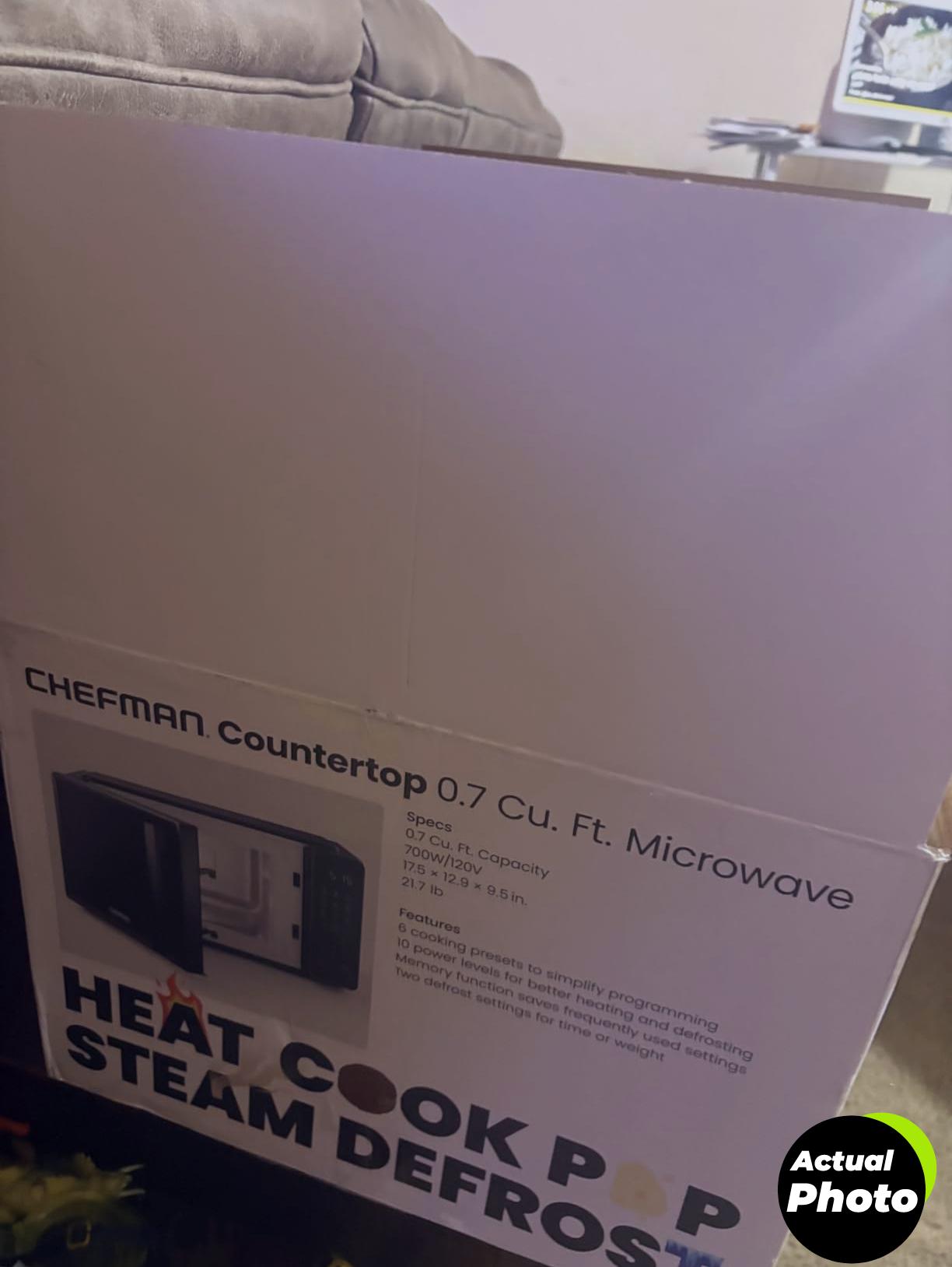 chefman-microwave-oven-compact-black-0-7cuft-foto-1