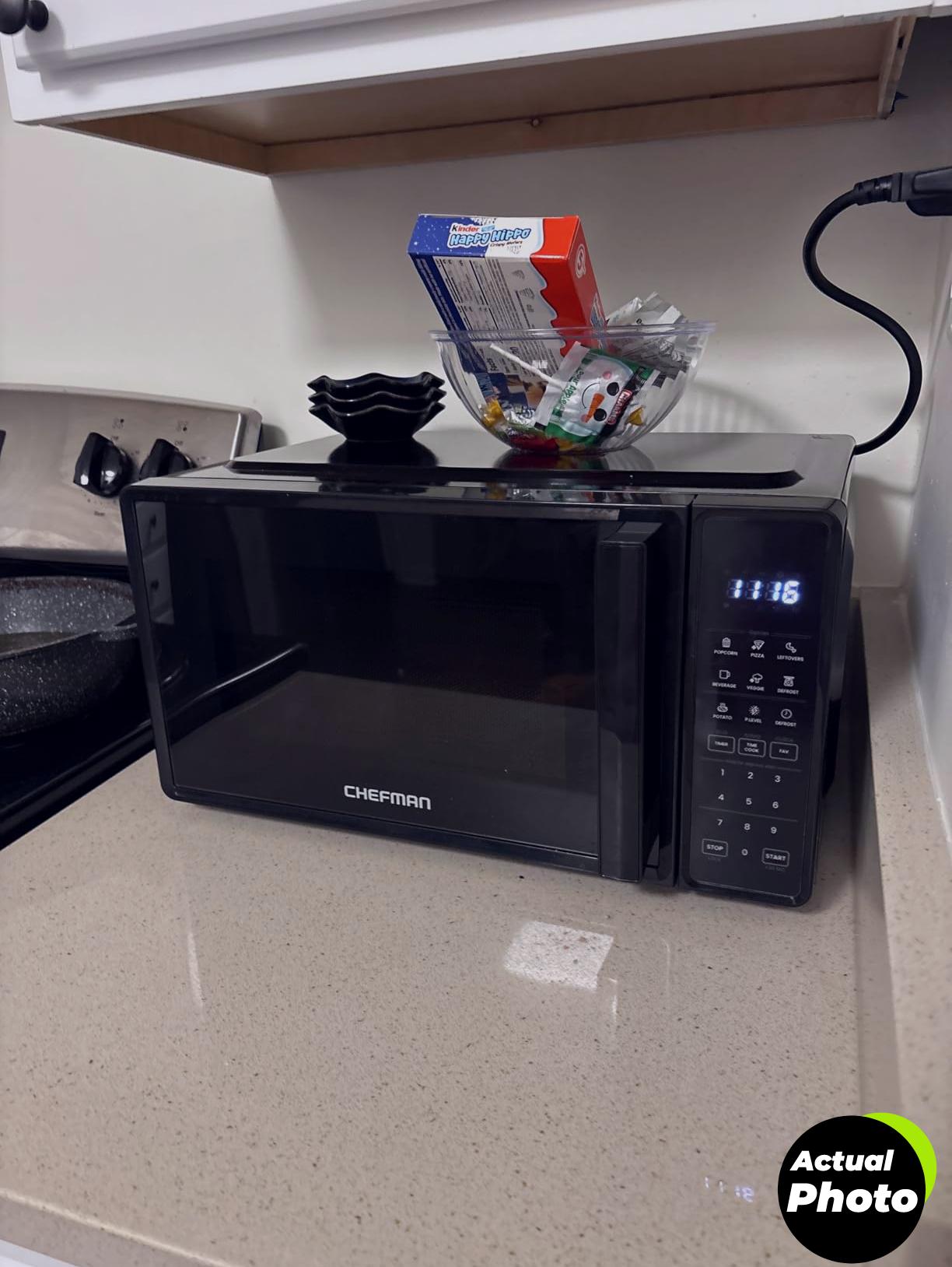 chefman-microwave-oven-compact-black-0-7cuft-foto-2