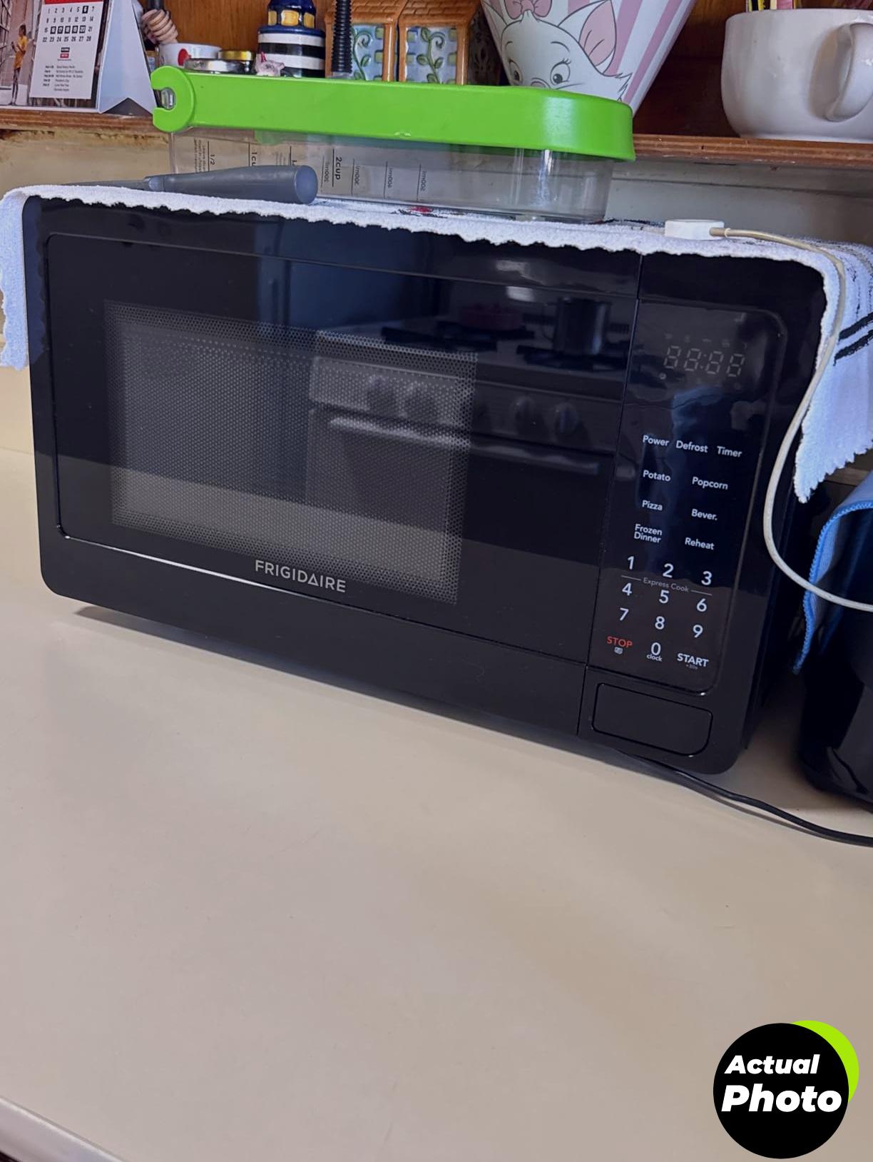 frigidaire-microwave-black-07-emw733-foto-1