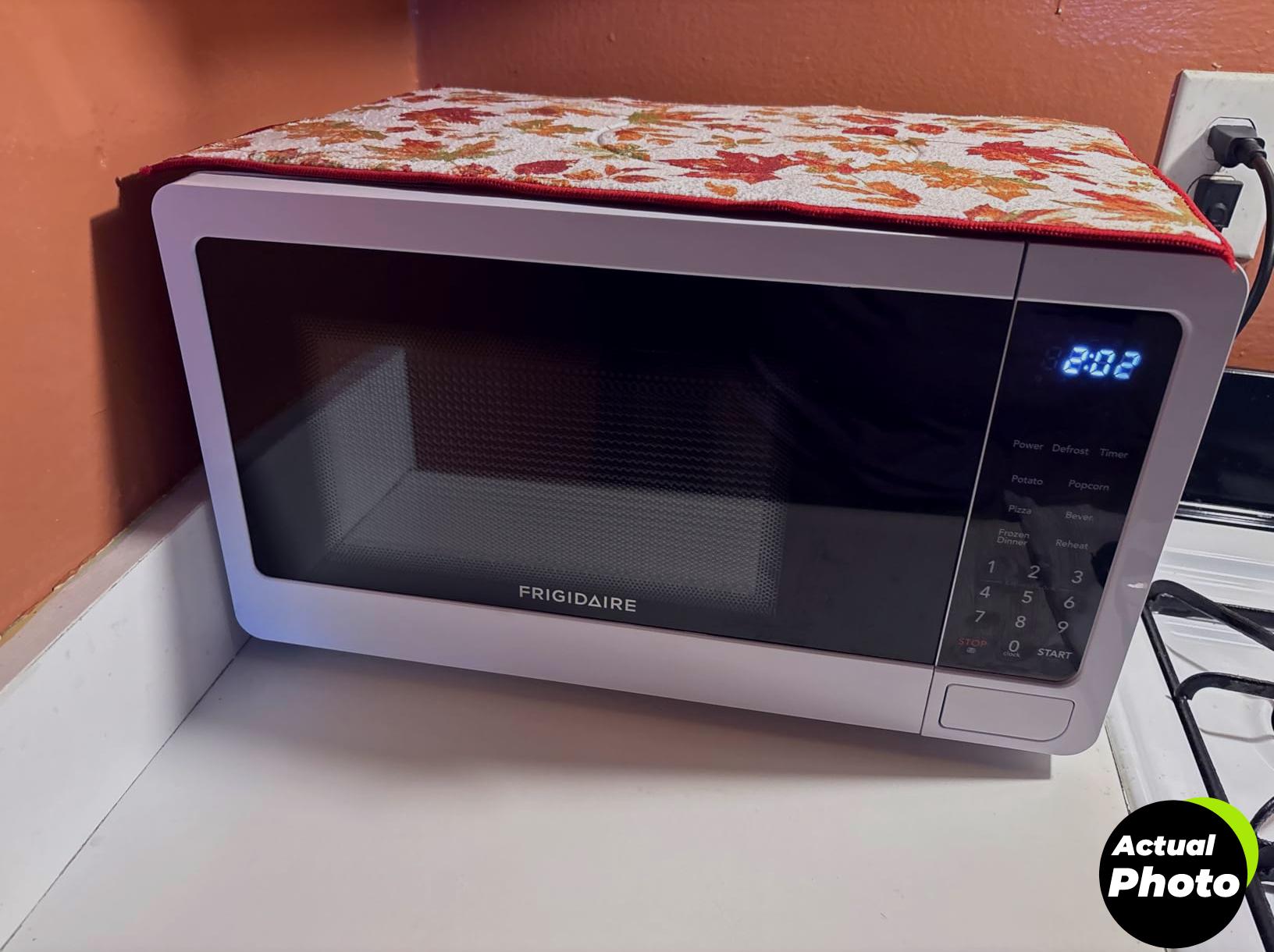 frigidaire-microwave-black-07-emw733-foto-3