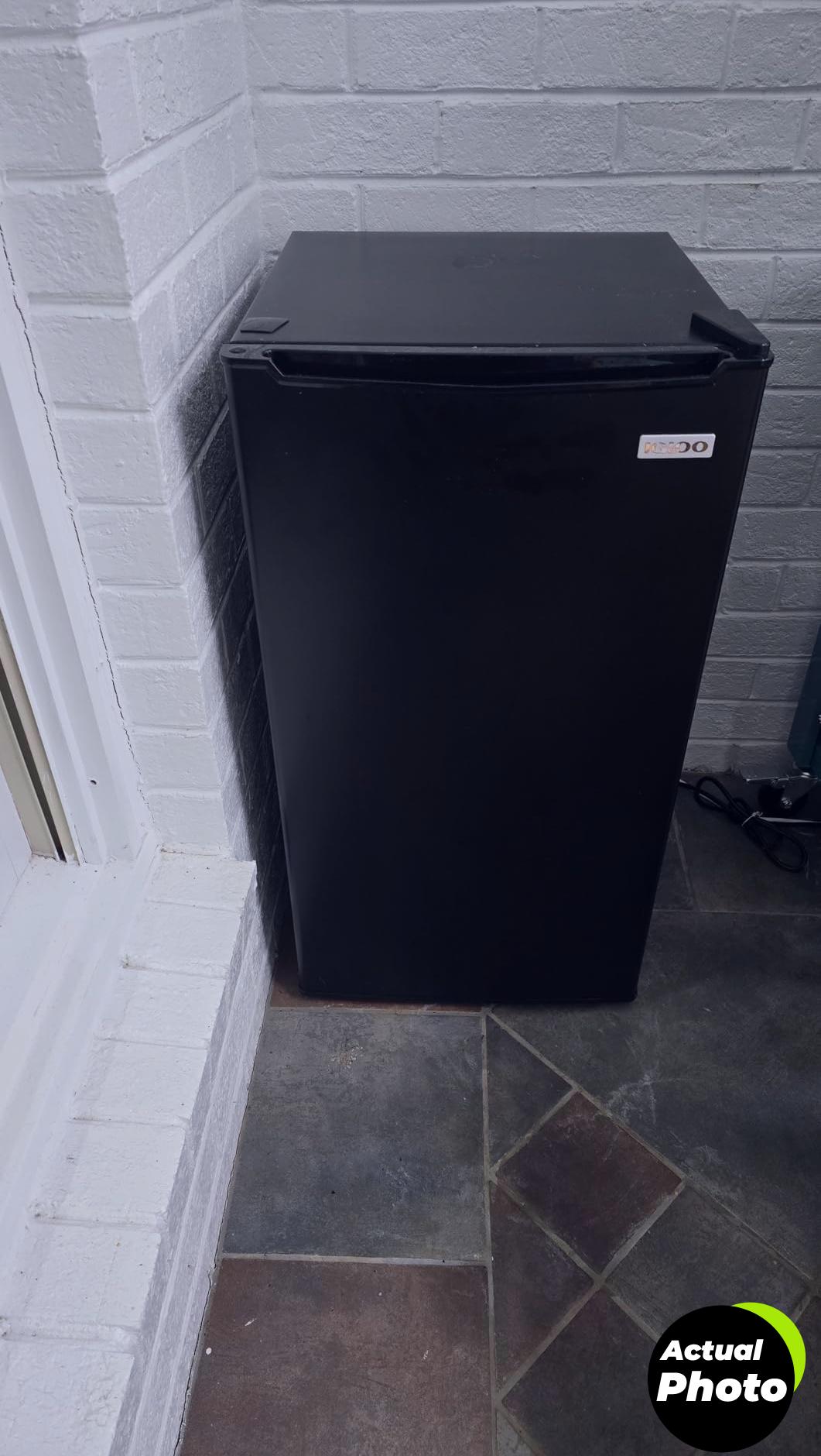 igloo-compact-refrigerator-black-3-2cuft-foto-1