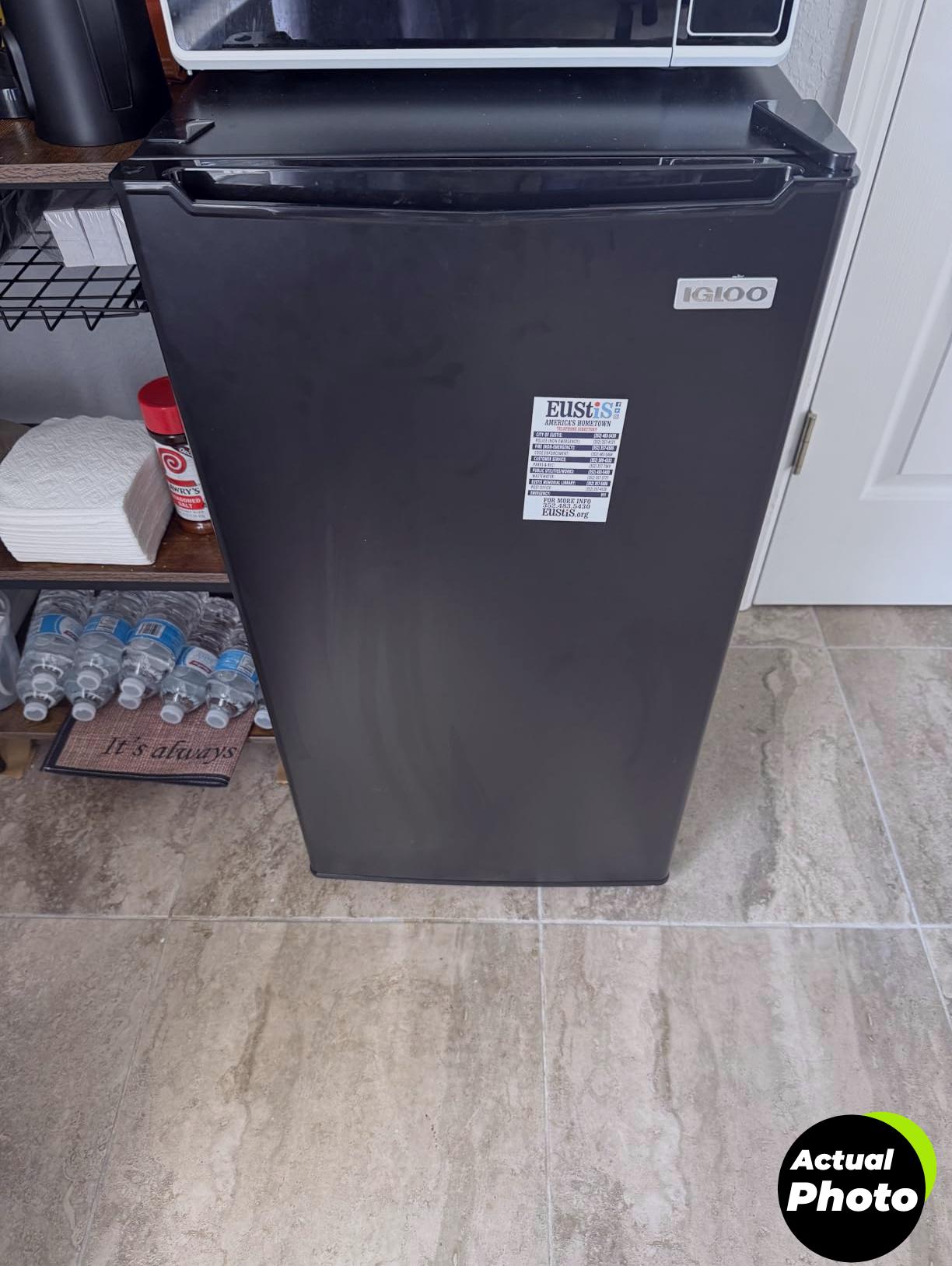 igloo-compact-refrigerator-black-3-2cuft-foto-3