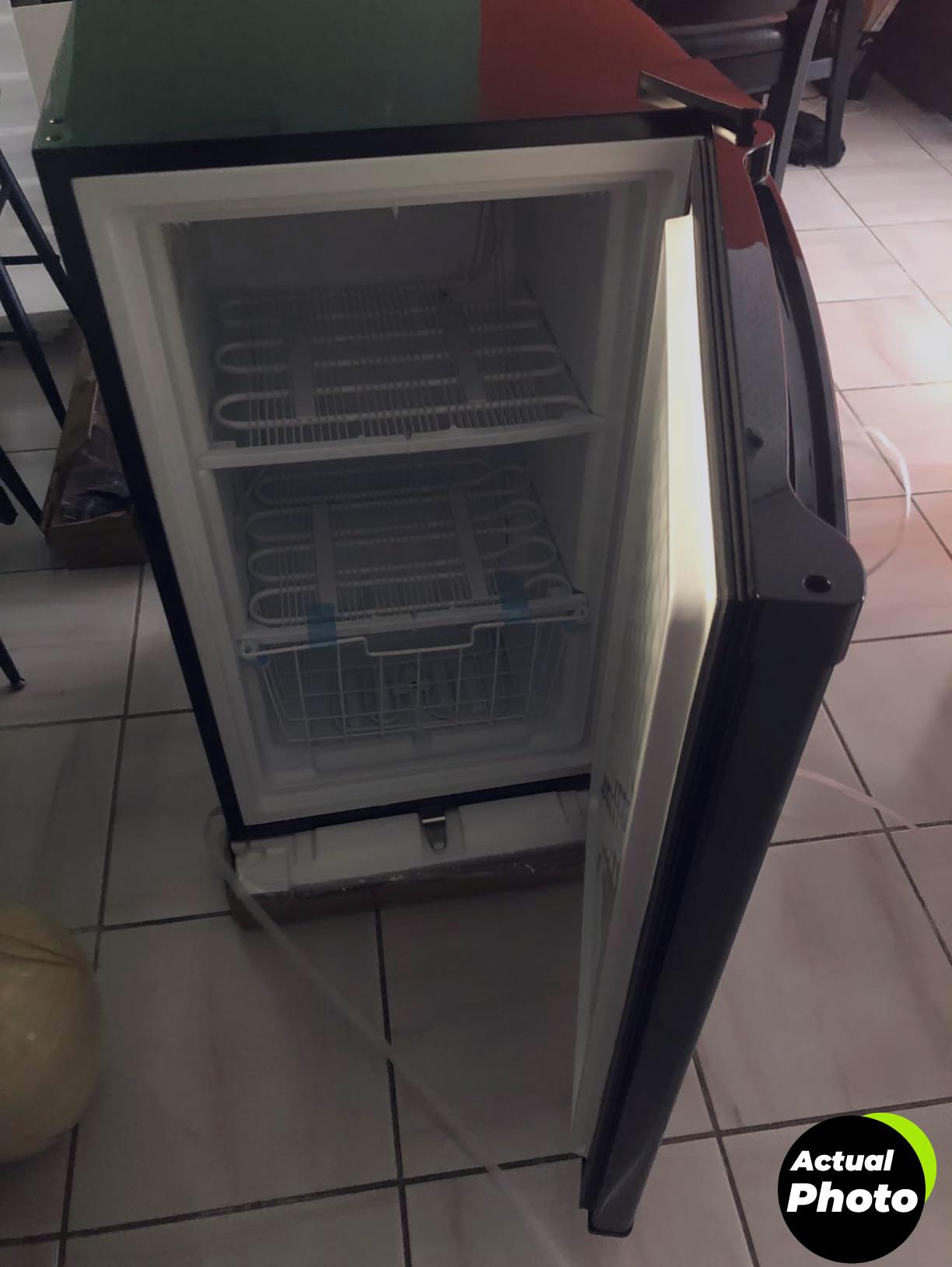 midea-mini-freezer-3-cubic-feet-black-foto-2